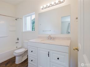 4540 NW Inverness Court, Bremerton WA 98312