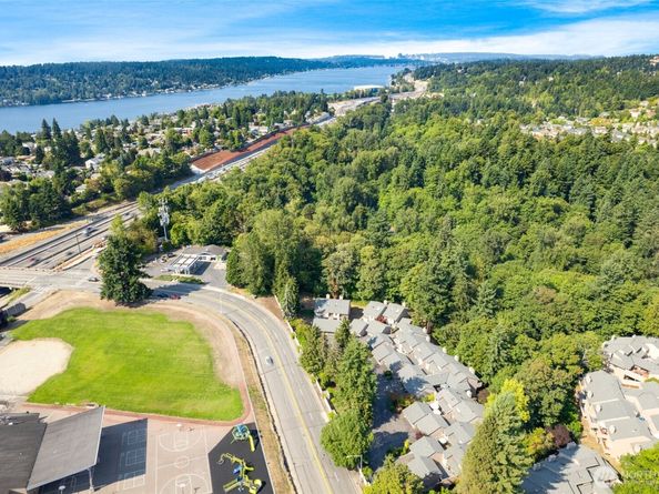 2944 Kennewick Place NE, Renton WA 98056