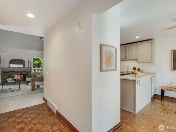 2944 Kennewick Place NE, Renton WA 98056