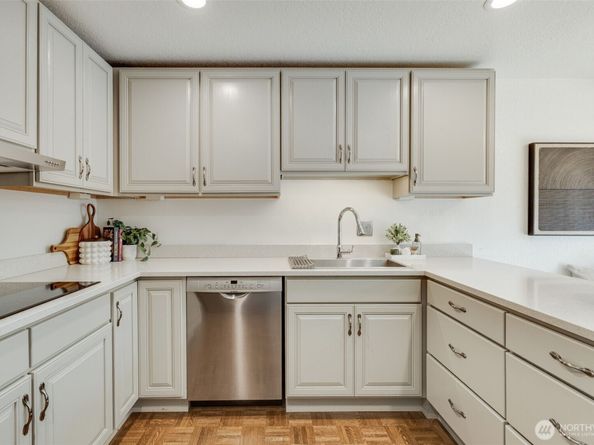 2944 Kennewick Place NE, Renton WA 98056