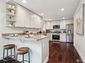3047 124th Avenue NE, Bellevue WA 98005