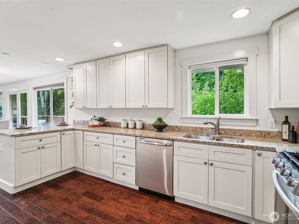 3047 124th Avenue NE, Bellevue WA 98005