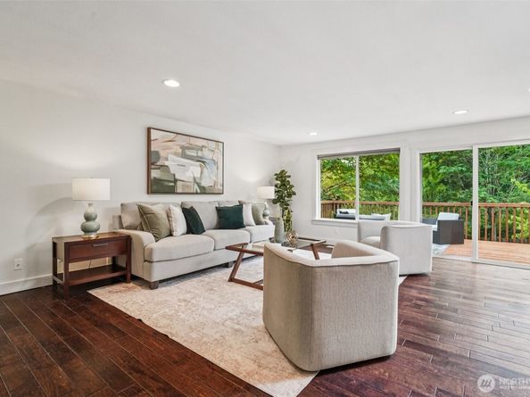 3047 124th Avenue NE, Bellevue WA 98005