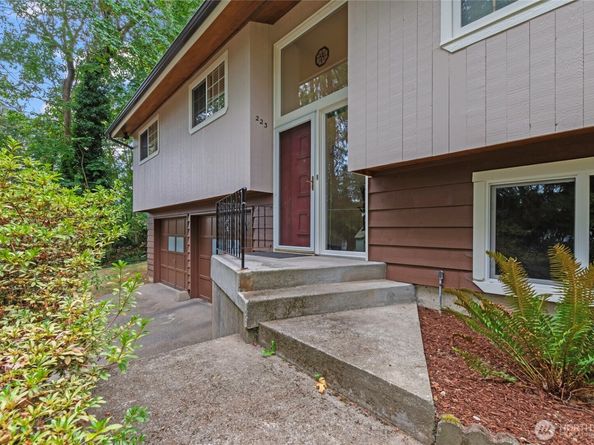 223 Alnus Way, Bremerton WA 98310