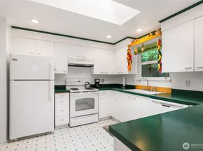 223 Alnus Way, Bremerton WA 98310