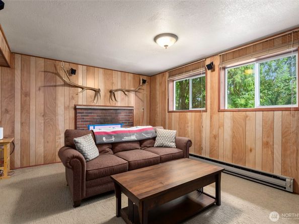223 Alnus Way, Bremerton WA 98310