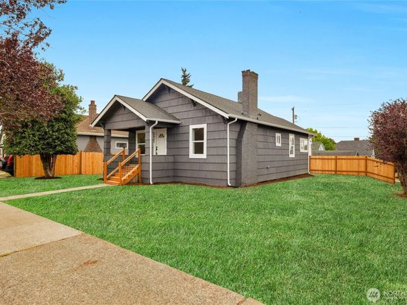 1602 Baker Avenue, Everett WA 98201