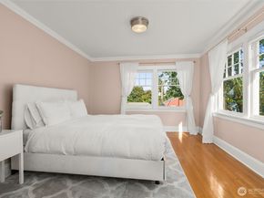2553 Warren Avenue N, Seattle WA 98109