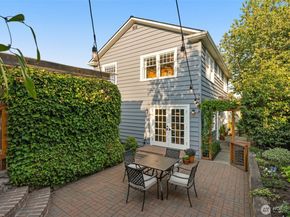 2553 Warren Avenue N, Seattle WA 98109