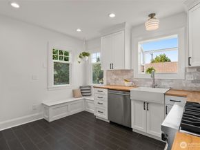 2553 Warren Avenue N, Seattle WA 98109