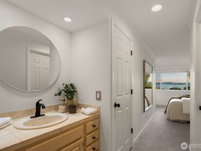 6620 Lake Washington Boulevard NE 101, Kirkland WA 98033