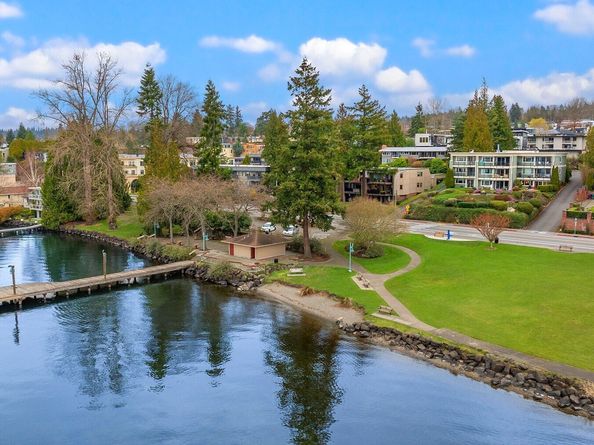 6620 Lake Washington Boulevard NE 101, Kirkland WA 98033