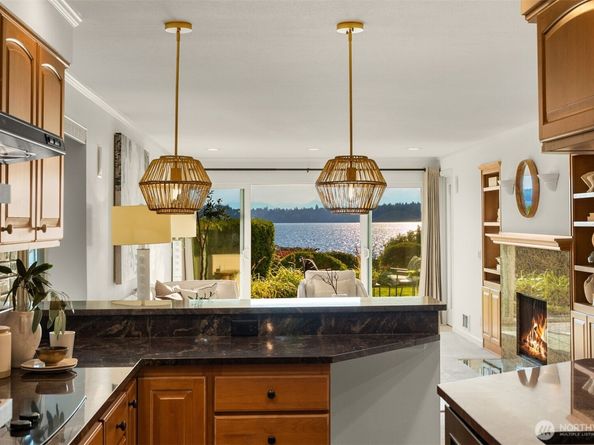 6620 Lake Washington Boulevard NE 101, Kirkland WA 98033
