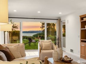 6620 Lake Washington Boulevard NE 101, Kirkland WA 98033