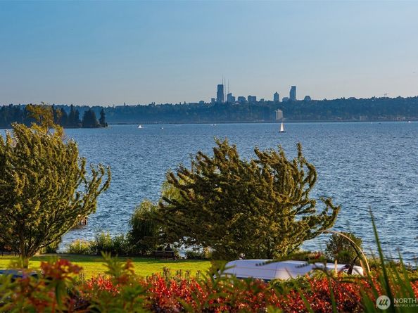 6620 Lake Washington Boulevard NE 101, Kirkland WA 98033