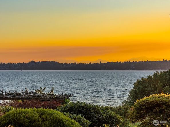 6620 Lake Washington Boulevard NE 101, Kirkland WA 98033