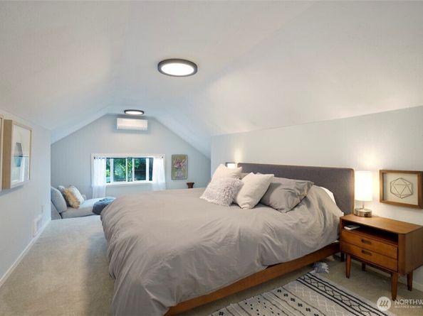 3936 Woodland Park Avenue N, Seattle WA 98103