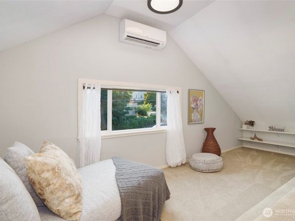 3936 Woodland Park Avenue N, Seattle WA 98103