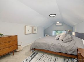 3936 Woodland Park Avenue N, Seattle WA 98103