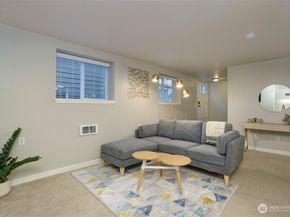 3936 Woodland Park Avenue N, Seattle WA 98103