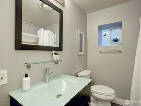 3936 Woodland Park Avenue N, Seattle WA 98103