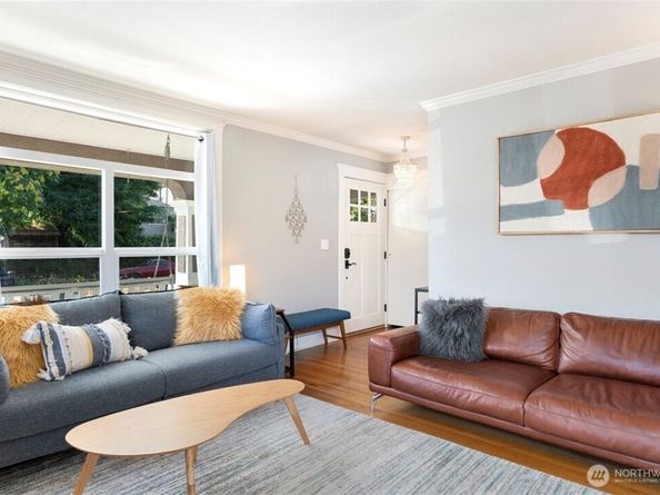 3936 Woodland Park Avenue N, Seattle WA 98103