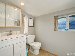 3936 Woodland Park Avenue N, Seattle WA 98103