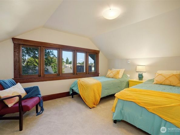 3936 Woodland Park Avenue N, Seattle WA 98103