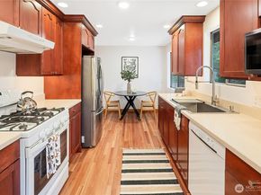 20205 60th Place NE, Kenmore WA 98028