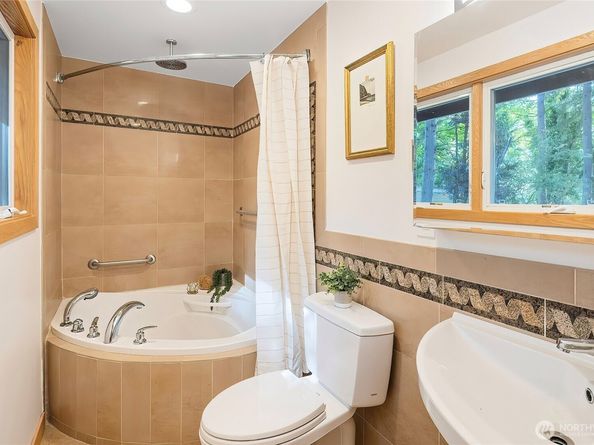 20205 60th Place NE, Kenmore WA 98028