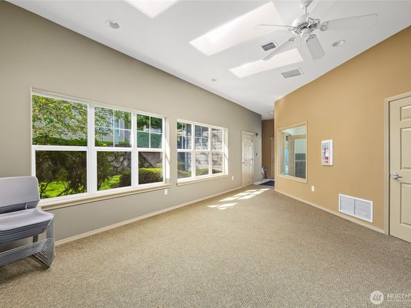 801 Rainier Avenue N E325, Renton WA 98057
