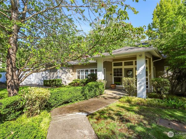 801 Rainier Avenue N E325, Renton WA 98057