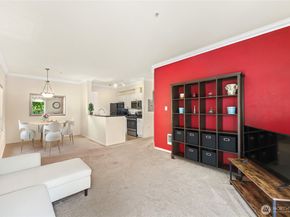 801 Rainier Avenue N E325, Renton WA 98057