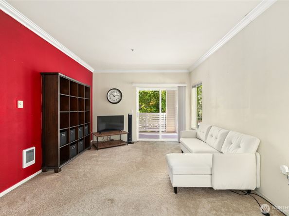 801 Rainier Avenue N E325, Renton WA 98057