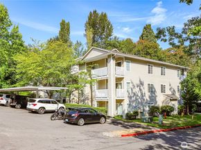 801 Rainier Avenue N E325, Renton WA 98057