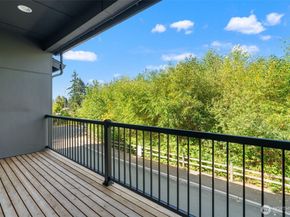 23831 5th Avenue SE c, Bothell WA 98021