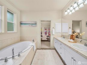 12050 167th Place NE, Redmond WA 98052