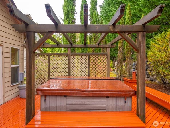 12050 167th Place NE, Redmond WA 98052