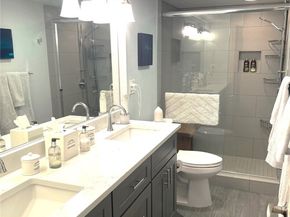 2500 81st Avenue SE 117, Mercer Island WA 98040