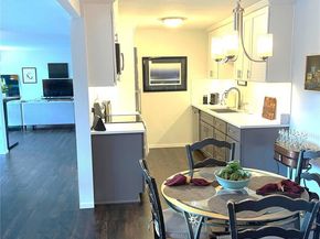 2500 81st Avenue SE 117, Mercer Island WA 98040