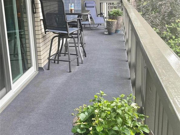 2500 81st Avenue SE 117, Mercer Island WA 98040