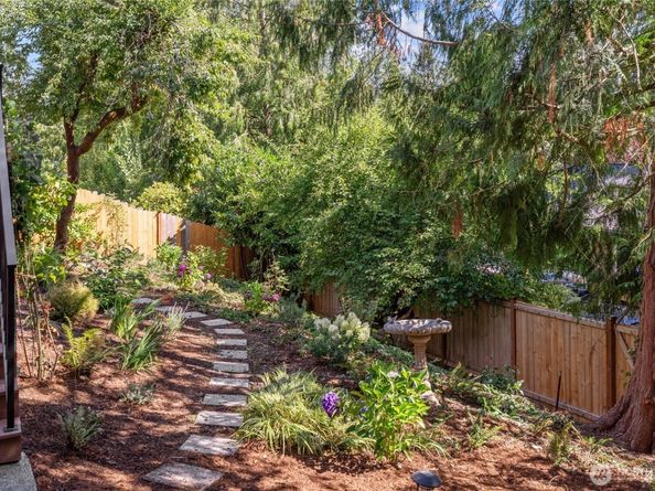 2810 177th Avenue NE, Redmond WA 98052