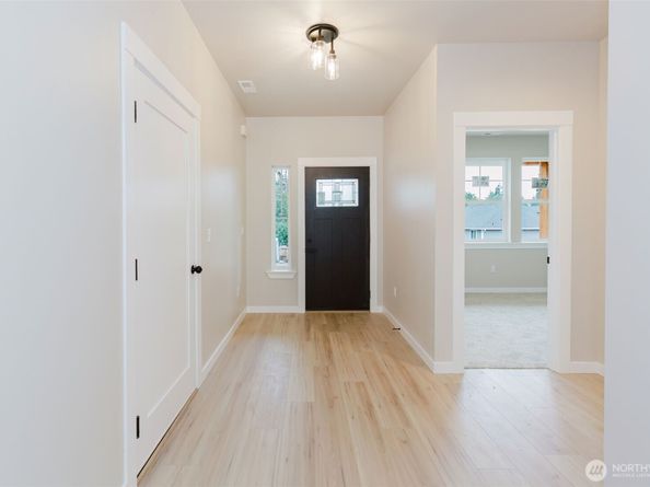 7590 E Idaho Street, Port Orchard WA 98366