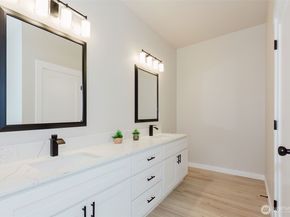 7590 E Idaho Street, Port Orchard WA 98366