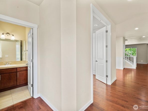 10550 NE Sheridan Crescent, Redmond WA 98053