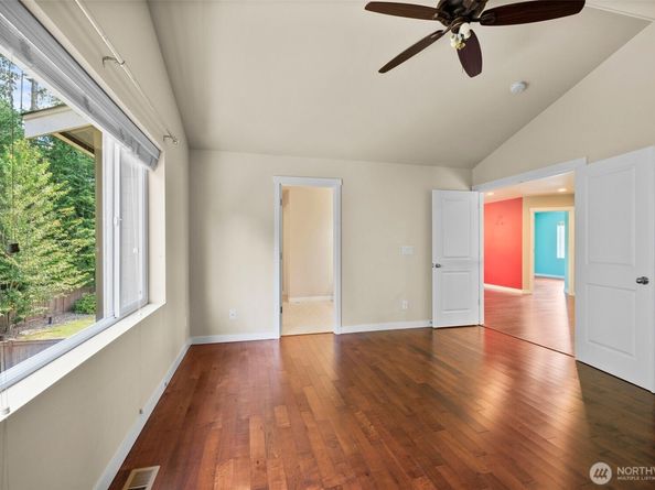 10550 NE Sheridan Crescent, Redmond WA 98053