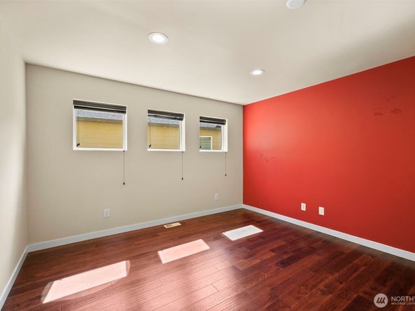 10550 NE Sheridan Crescent, Redmond WA 98053