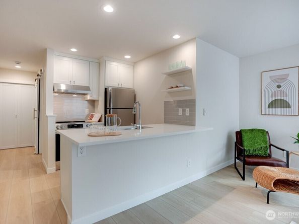 1312 6th Avenue N 9, Seattle WA 98109