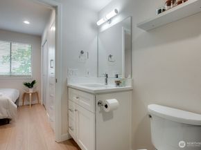 1312 6th Avenue N 9, Seattle WA 98109
