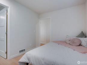 1312 6th Avenue N 9, Seattle WA 98109